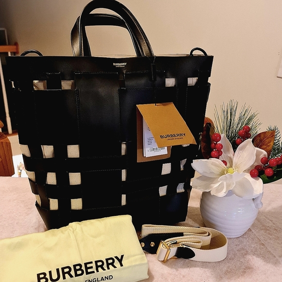 Burberry Handbags - BURBERRY LONDON Leather Foster Tote Bag NEW WITH TAGS